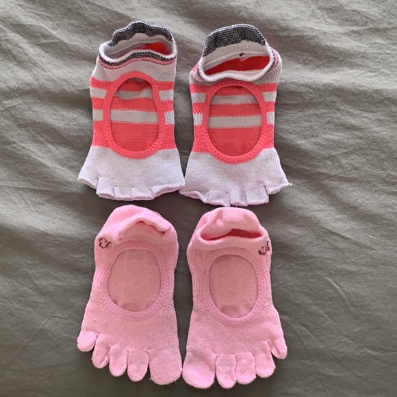 Pilates/Yoga socks - Picture 1 of 3